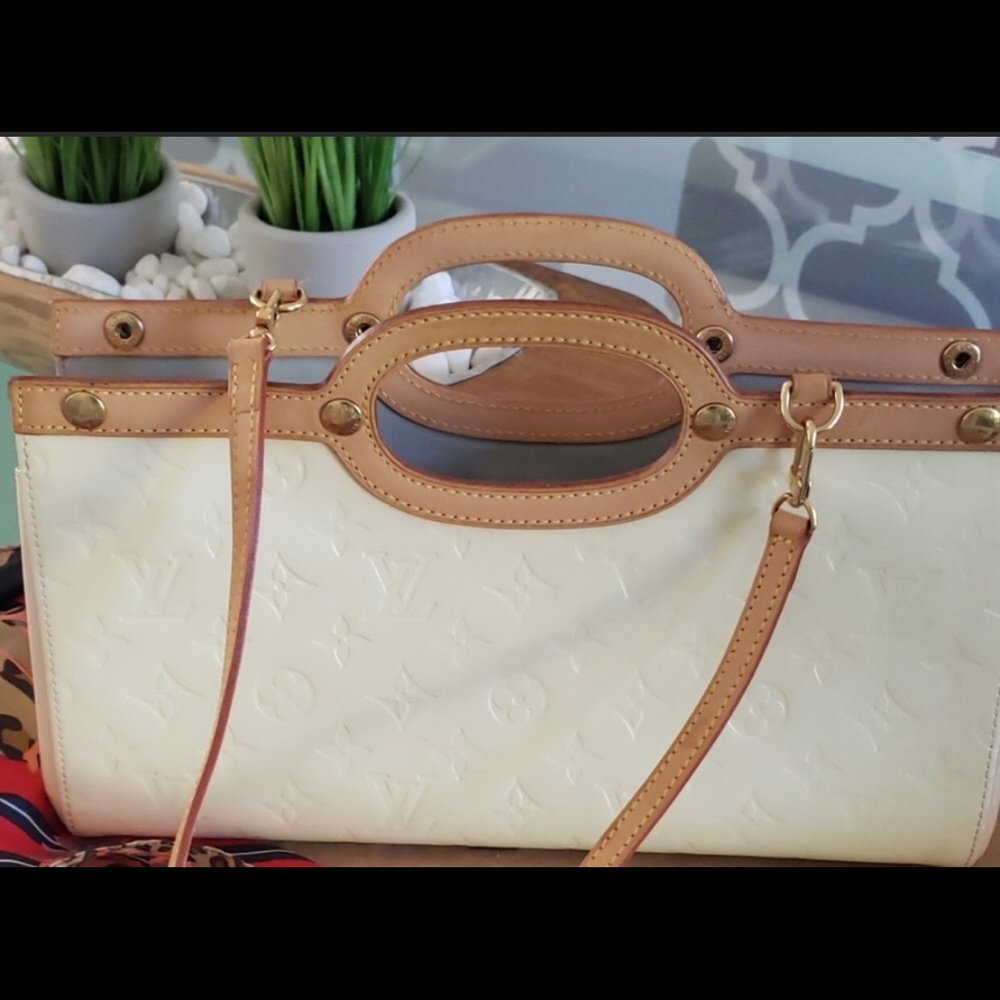Louis Vuitton Vernis Roxbury